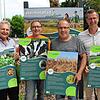 Zu einem Genusswandertag laden ein (von links): Landwirt Erwin Häufle, Bauhofleiter Winfried Matt, Landwirt Karl-Heinz Bader und ...