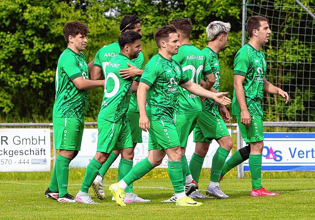 Bild 28: Vier Tore nach der Pause – TSV Aach-Linz besiegt FV Walbertsweiler. Wir waren mit der Kamera dabei!