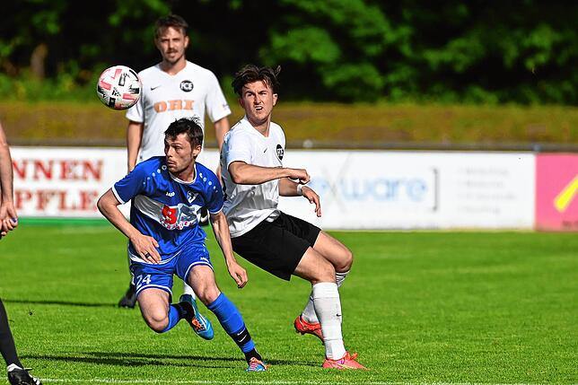 Bild 11: FC Erzingen siegt 4:1 im Hinspiel zum Landesliga-Aufstieg beim FC Emmendingen &ndash; wir haben Bilder
