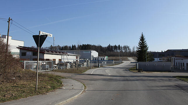An der Hardstraße im Immendinger Gewerbegebiet Donau-Hegau will die Bertrandt AG in naher Zukunft drei Produktionshallen mit ...
