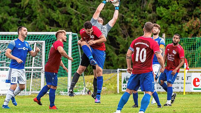 Viel zu tun: Torwart Daniel Karthan von der SG Höchenschwand/Häusern wird am Samstag in der Partie gegen den FC 08 Bad Säckingen gute ...
