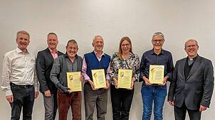 Ehrungen beim Kirchenchor St. Gallus Eggingen (von links): Dirigent Holger Albicker, Vorsitzender Georg Riesterer, Martin Junginger, ...
