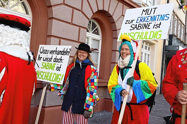 Bild 16: Das Narrengericht in Tiengen kennt keine Gnade! Das sind die Bilder