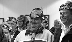 Hanjo Ehmann im Kreise der Narrizella Ratoldi beim Fasnet Vuzelle.