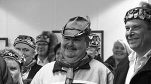 Hanjo Ehmann im Kreise der Narrizella Ratoldi beim Fasnet Vuzelle.