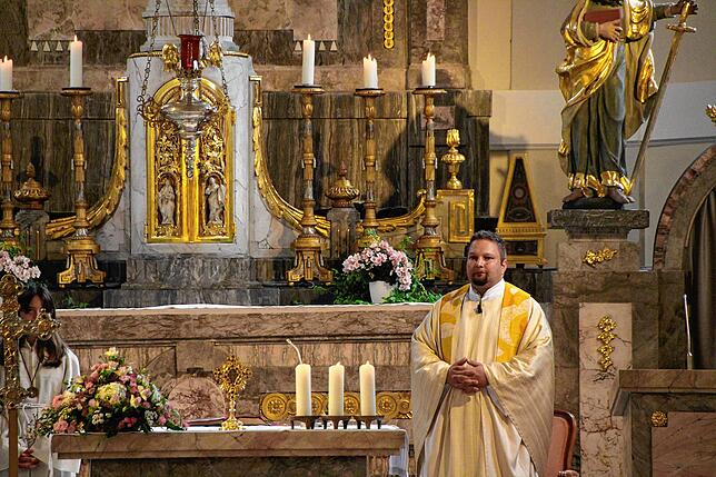 Vikar Stefan Jaskolla begründete in seiner Predigt die unbarmherzige Leseordnung des Evangeliums im 13. Sonntag des Kirchenjahres mit ...