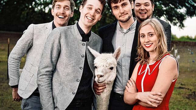 Das A Capella Quintett Hörbänd geht mit seinem Programm &bdquo;Dümmer geht&lsquo;s nümmer&ldquo; am 25. September in der Ofteringer ...