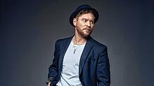 Johannes Oerding kommt 2025 an den Bodensee. Er spielt auf dem Schlossplatz beim Meersburg Sommer Open Air.