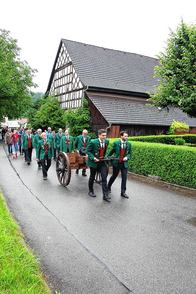 Bild 27: 100 Jahre Schützenverein Seelfingen: Alle Bilder zur Jubiläumsparty