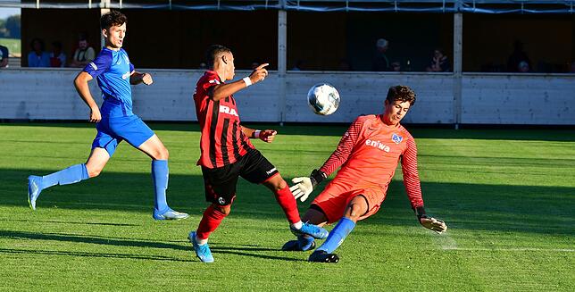 Bild 17: U19 des SC Freiburg besiegt die U18 des Team Aargau beim SV Waldhaus mit 6:0 &ndash; wir haben die Bilder!