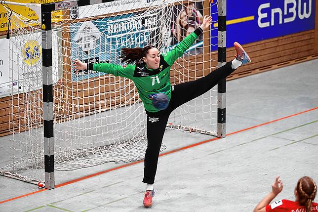 Leonie Kuntz im Tor des SV Allensbach.