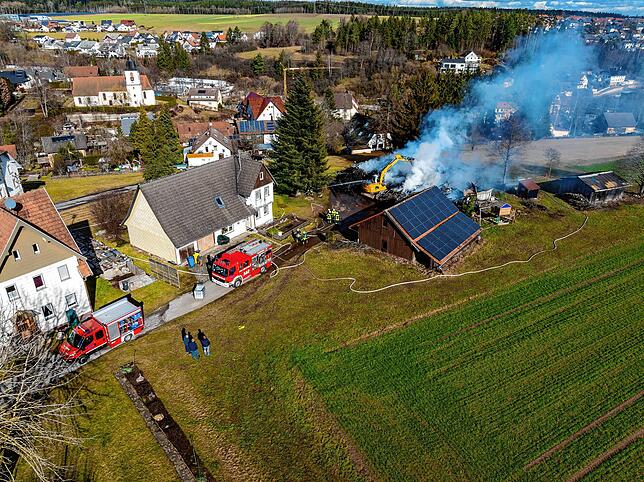 Bild 1: Bilder vom Großbrand in Fischbach: So haben die Flammen gewütet