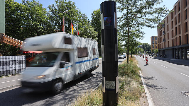 Hier steht eines der Geschwindigkeitsmessgeräte von Jenoptik an der Reichenaustraße. Es ist nicht sicher, ob die Daten einer ...