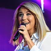Beatrice Egli singt beim Konstanzer Oktoberfest in Konstanz.