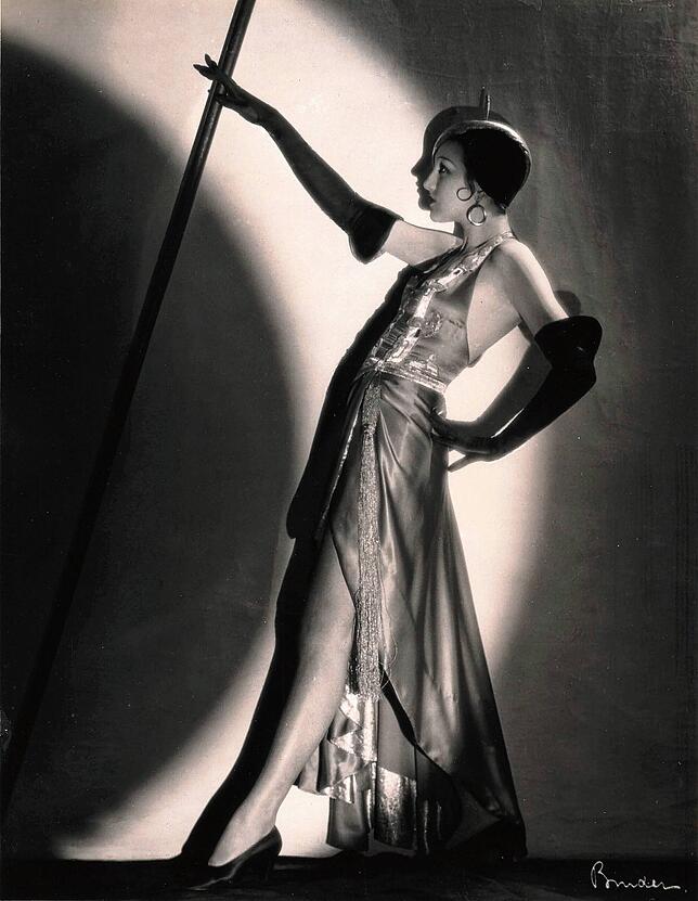 Eine unbekannte Tänzerin, entstanden im Berliner Atelier Binder, 1926-1930.