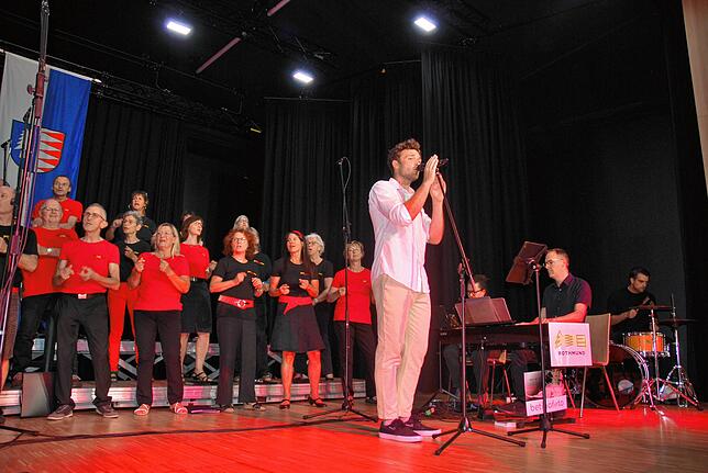 Bild 7: Bilder vom Einweihungsfest der Klettgau-Halle in Geisßlingen