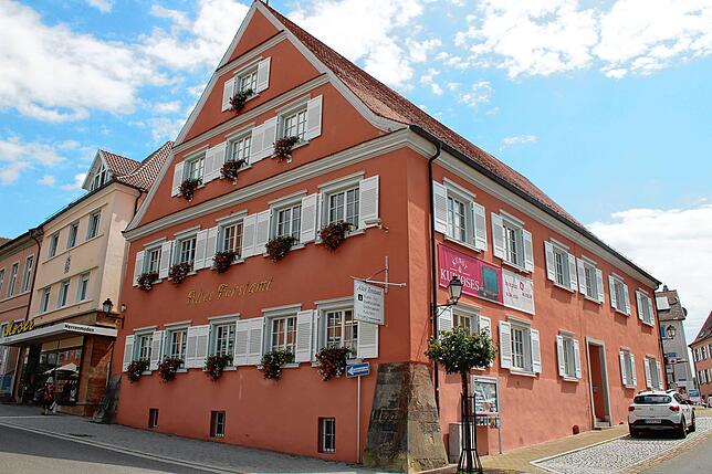 Im Alten Forstamt befindet sich das Kulturzentrum der Stadt mit Tourist-Information, Stadtbücherei, Stadtmuseum und Kulturamt.
