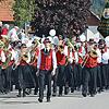 Die Kurkapelle Schonach, unter der Leitung von Dirigent Markus Kammerer, führt den Festzug beim 50. Schonacher Volksfest an und das war ...