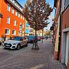 In der Färberstraße geht gar nichts mehr, die Autos quälen sich im Schritt-Tempo durch die Straße.