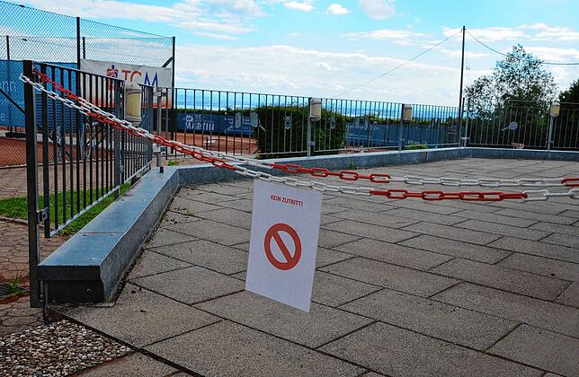 Die Terrasse des TC Markdorf ist gesperrt, Besucher dürfen sich auf der Anlage nicht aufhalten.