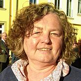 Doris Hellmuth von der Bunten Liste versteht nicht, warum auf der Überführung über die B33 nur auf einer Seite ein Fuß- und Radweg ...