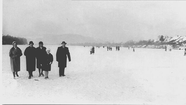 Auch die Wallbacher genossen den strengen Winter im Februar 1963 und die damit verbundene Möglichkeit, tagelang über den zugefrorenen ...