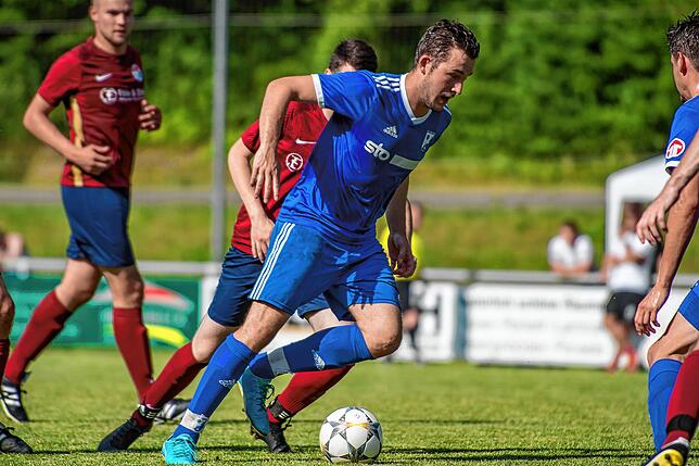 Bild 11: FC Weizen legt im Abstiegsspiel zur Kreisliga B ein 3:0 gegen FC Huttingen vor &ndash; wir haben Bilder!