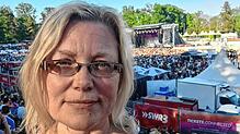 Mittendrin und gar nicht fremd: Renate Pfeifer ist mit Mitte 50 zum ersten Mal beim Campus-Festival. Und freut sich, dass sie kein ...