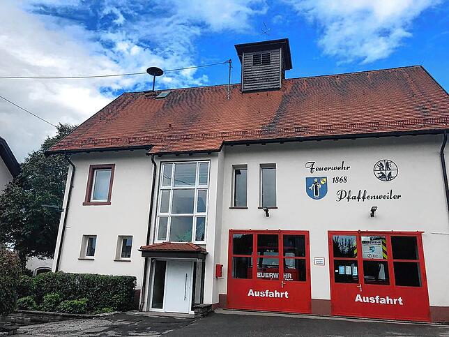 Auf dem Feuerwehrgerätehaus in Pfaffenweiler steht eine der wenigen Sirenen, die in der Doppelstadt noch aktiv sind. Beim ...