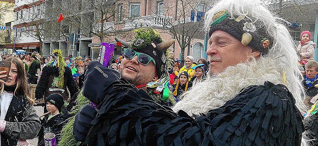 Bild 17: Der Montagsumzug in Bad Dürrheim setzt den gutgelaunten Punkt unter die diesjährige Fasnet &ndash; Teil 1