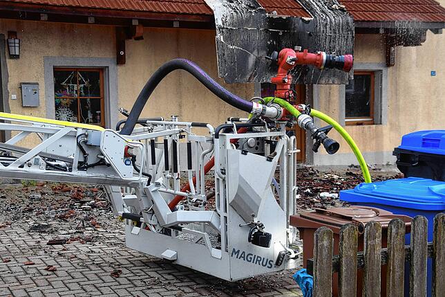Bild 18: Feuer im Mehrfamilienhaus: Bilder vom Großeinsatz