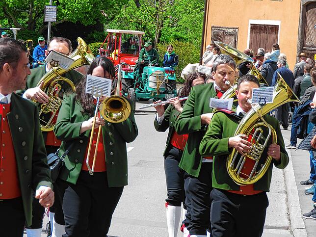 Bild 10: Festzumzug als Höhepunkt des viertägigen Jubiläumsfestes der Harmonie Gutmadingen