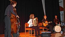 Orchestra Mondo nimmt die Zuschauer in Ofteringen auf eine musikalische Entdeckungsreise mit. Bild: Herry Panzer