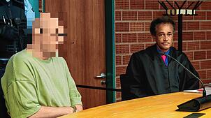 Der 47-jährige Mann aus Überlingen muss jetzt auf sein Urteil warten. Sein Verteidiger David Schneider-Addae-Mensah forderte einen ...
