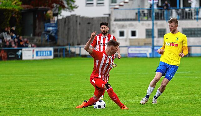 Bild 9: Unsere Bildergalerie vom Verbandsliga-Derby zwischen dem SC Konstanz-Wollmatingen und dem FC Singen