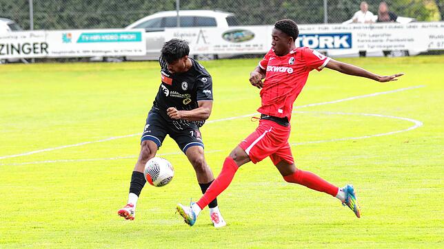 Bild 9: U19 des SC Freiburg gewinnt Test in Eggingen gegen den SV Schaffhausen mit 4:1 – wir haben Fotos!