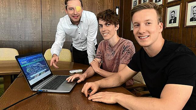 Maurice Sobiera, Patrick Herzog und Jonas Baldischwieler (von links) sind Teil des ehrenamtlichen Digitalbeirats in Lauchringen. ...