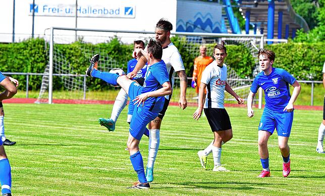 Bild 29: SG FC Wehr/Brennet besiegt den TuS Stetten mit 7:1 – und wir haben Fotos