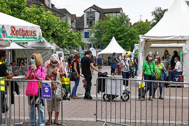 Eingezäunt: Die Bereiche des Baden-Württemberg-Tages auf dem Marktplatz waren vom übrigen Bereich mit Absperrgittern getrennt.