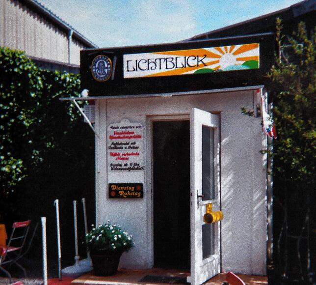 Der Eingang zum ersten Markdorfer „Lichtblick“ in Fitzenweiler, 1994 bis 1999. Dort war damals noch ein Reitstall. Vom ...