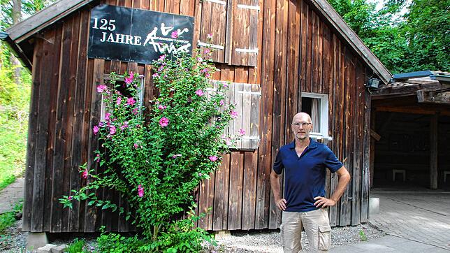 Hubert Becker, Organisator des Gehrenberglaufs, an der Turnerhütte. In dem Bereich startet am Sonntag, 6. Oktober, wieder das ...