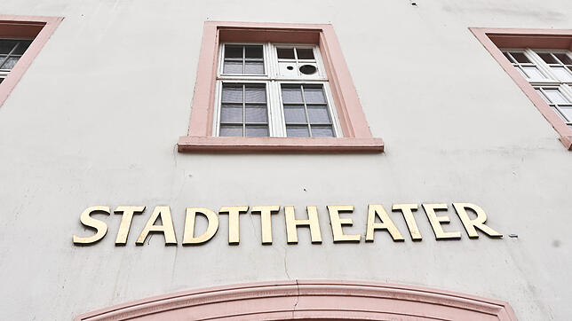 (Archivbild von 2020) Nicht nur auf der Bühne des Stadttheaters gibt es am 17. Januar eine Premiere, auch am 12. Januar wird ein Stück ...