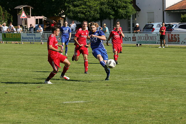 Bild 3: FC Geißlingen siegt im Klettgauderby gegen den FC Grießen mit 6:2 &ndash; wir haben die Bilder!