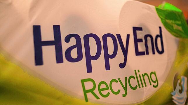 Klopapier Happy End. Auf diese Idee muss man erst mal kommen.