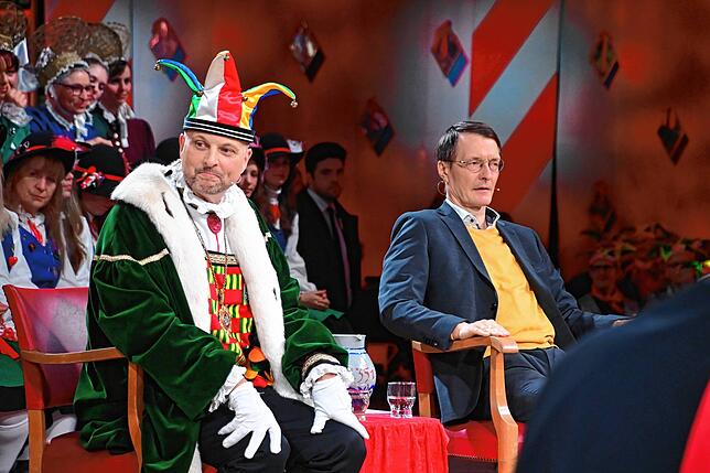Bild 1: Karl Lauterbach vor dem Narrengericht Stockach: Die besten Bilder