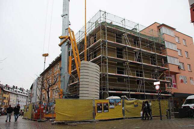 Das Eckgebäude Karl-/Dammstraße wird saniert. Ehemals war das Trendhaus dort untergebracht. Nach Auskunft von Ulrike Weiß, ...