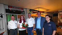 Das Vorstandsteam mit Hans Perzlmaier (ganz links), Bernhard Wichtel und Bürgermeister Fabian Prause (Dritter und Vierter von links) ...