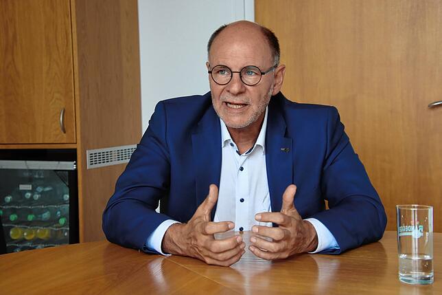 Singens Oberbürgermeister Bernd Häusler im Sommerinterview 2025.