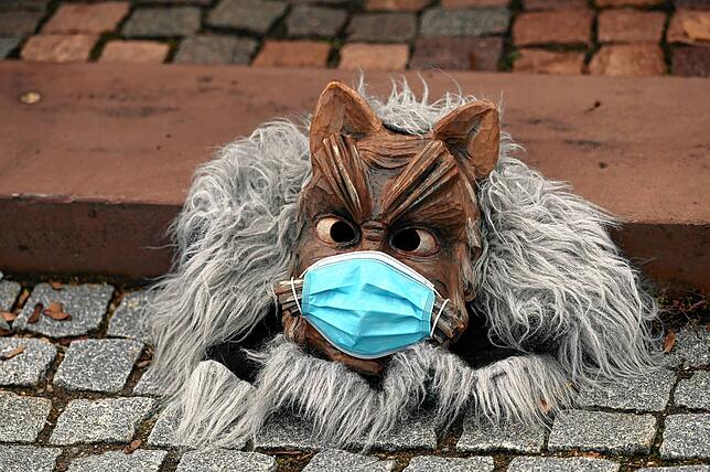 Eine Maske mit Maske: Würde so Fastnet unter Corona-Bedingungen ablaufen?