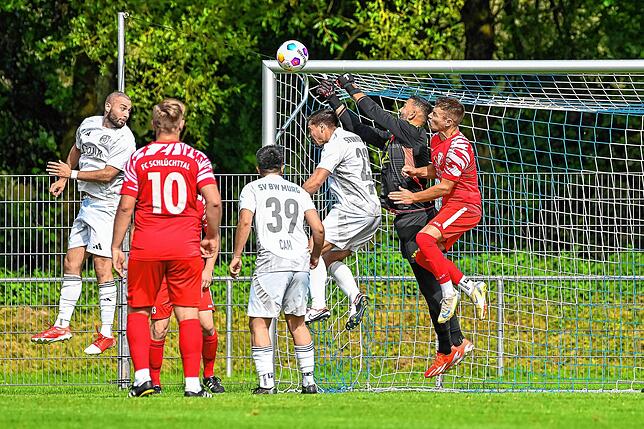 Bild 14: SV Blau-Weiß Murg besiegt den FC Schlüchttal mit 4:1 – und wir haben Bilder!